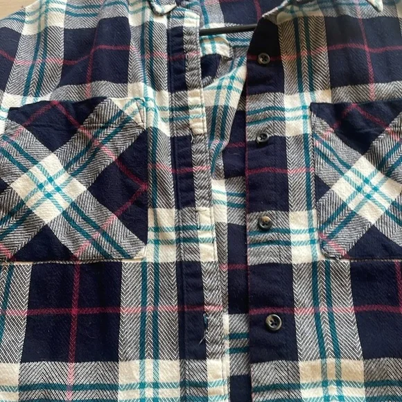 Cropped Flannel - Picture 2 of 13